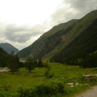 Jezero nahoře v sedle.