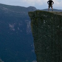 Horní hrana je 604 m nad hladinou