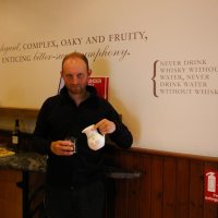 Nikdy nepij whisky bez vody, nikdy nepij vodu bez whisky.