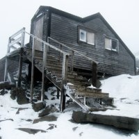 Nya toppstugan - 1 880 m, nouzová chata