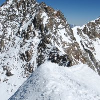 Hřebínek vedoucí z Zumstein (4 563 m) na Dufour (4 638 m).