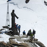 Socha Krista na Balmenhorn (4 167 m).