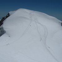 Nejbližší čtyřtisícovka od chaty Piramide Vincent (4 215 m)