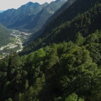 Pohled do údolí a vesnice Alagna Valsesia