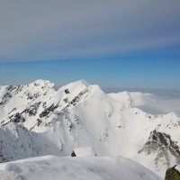 Dole Smutné sedlo a dále Tri kopy