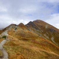 Nejvyšší vzadu Smrek (2 072 m)