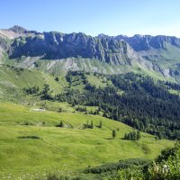 Hřeben pohoří Rätikon tvoří hranici mezi Švýcarskem a Lichtenštejnskem