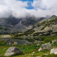 poslední údolí pod vrcholem