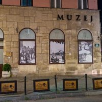 Místo atentátu naproti mostu Latinska ćuprija